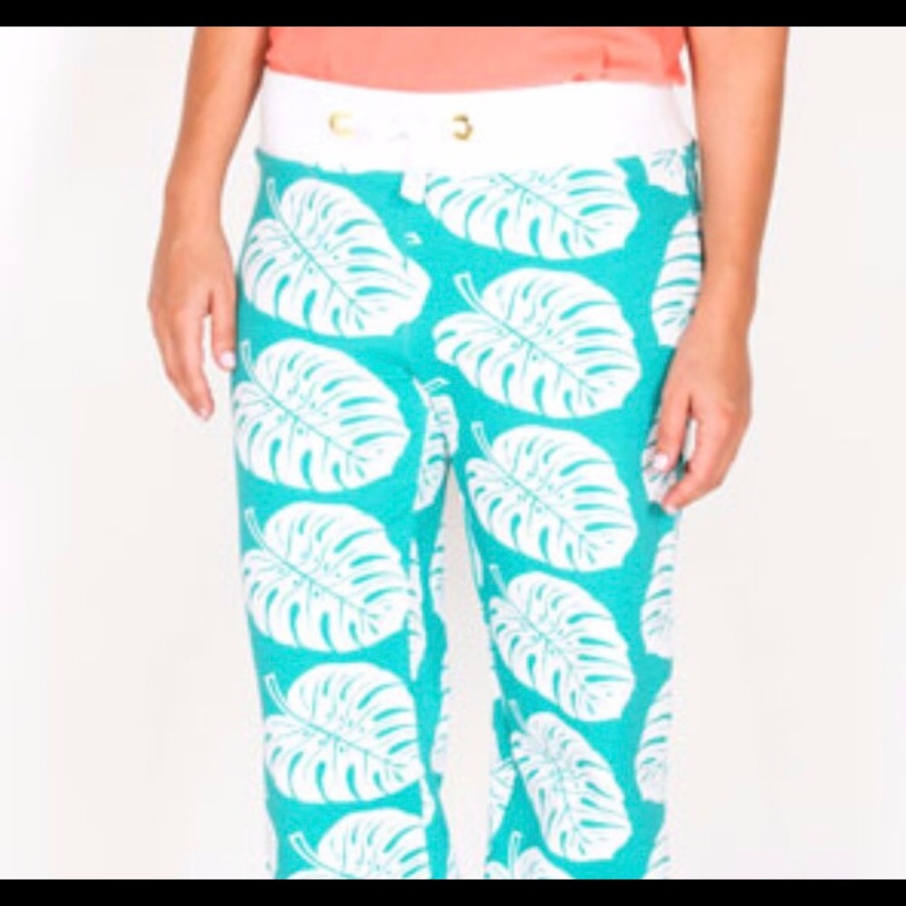 Fun print Lulu pants